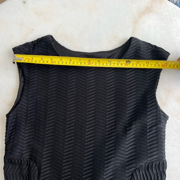 DEAL! $20! Chetta B Textured Black Dress Scoop Fit Flare Flirty Knee Length - Picture 4 of 7